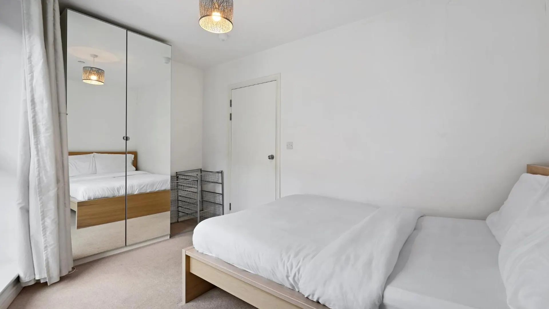 London Dockside 3 Bed Apartment 0*,